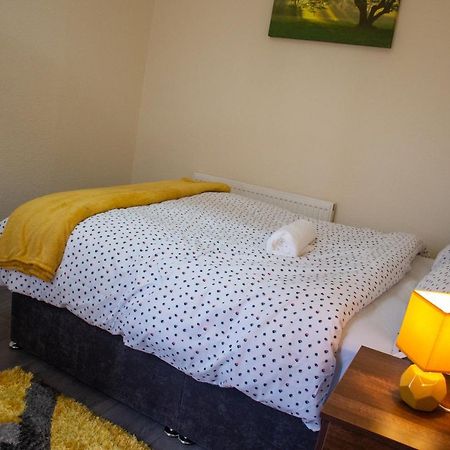 Royale Green View House- Free Parking, Wifi, Perfect For Contractors And Holiday นอร์ทแธมป์ตัน ภายนอก รูปภาพ